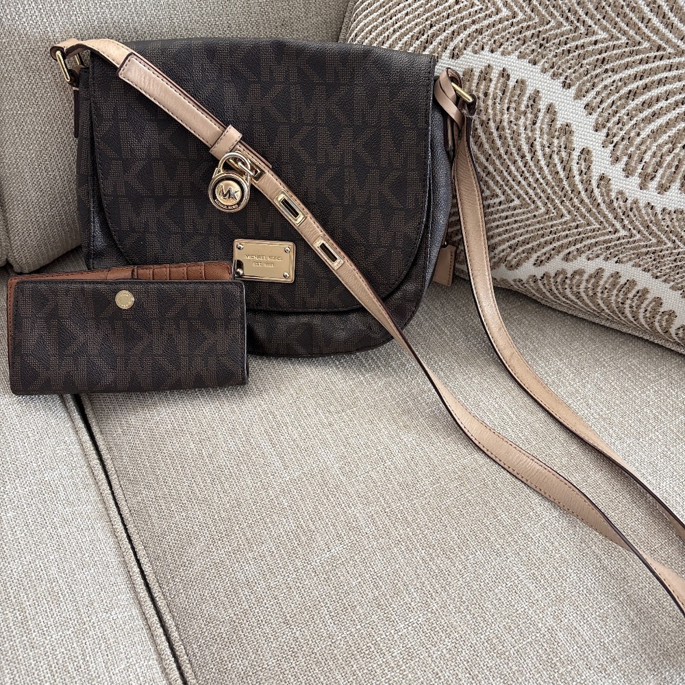 Michael Kors Bradshaw Crossbody with matching wallet